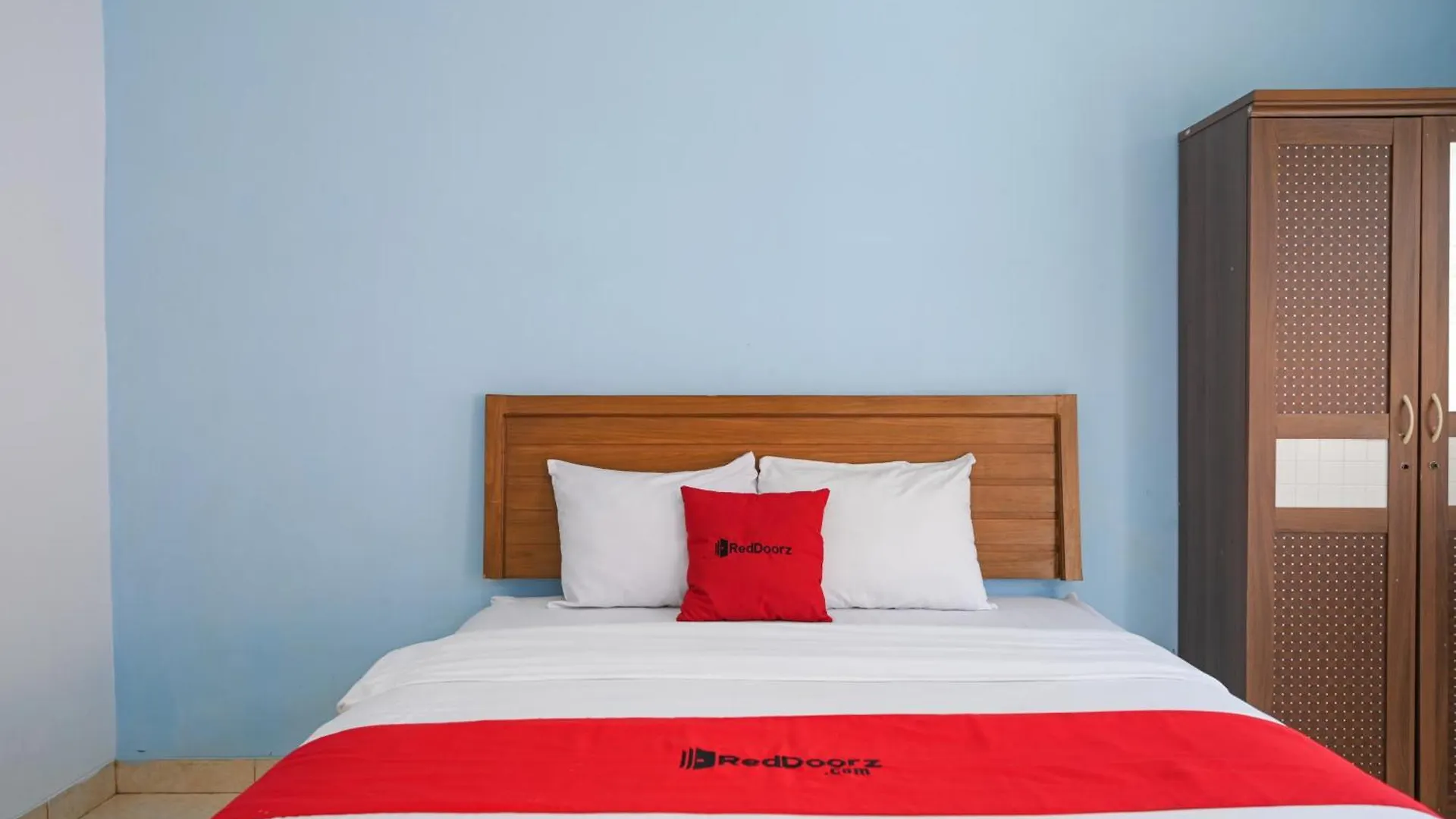 Reddoorz At De\'Balcon Accomodation Kuta Bali contacts